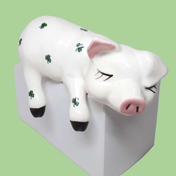 Shelf Sitter Shamrock Sleeping Piggy Cute Irish & Such Specialty Ceramics Pig - Picture 3 of 11